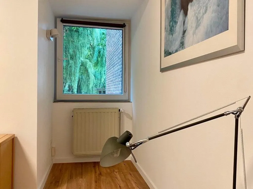 Kleine möblierte Single 1,5-Zimmer-Wohnung mit Garten