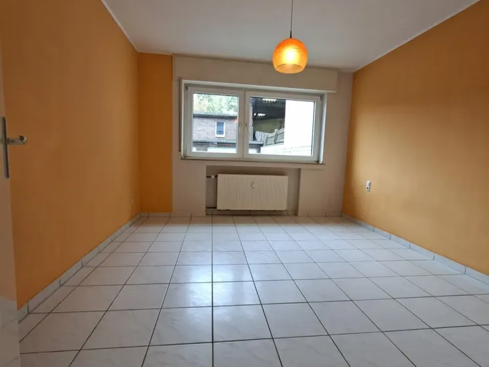 Bezugsfrei ab 01.10.2026: 2-Zimmer-Wohnung mit Garage.
