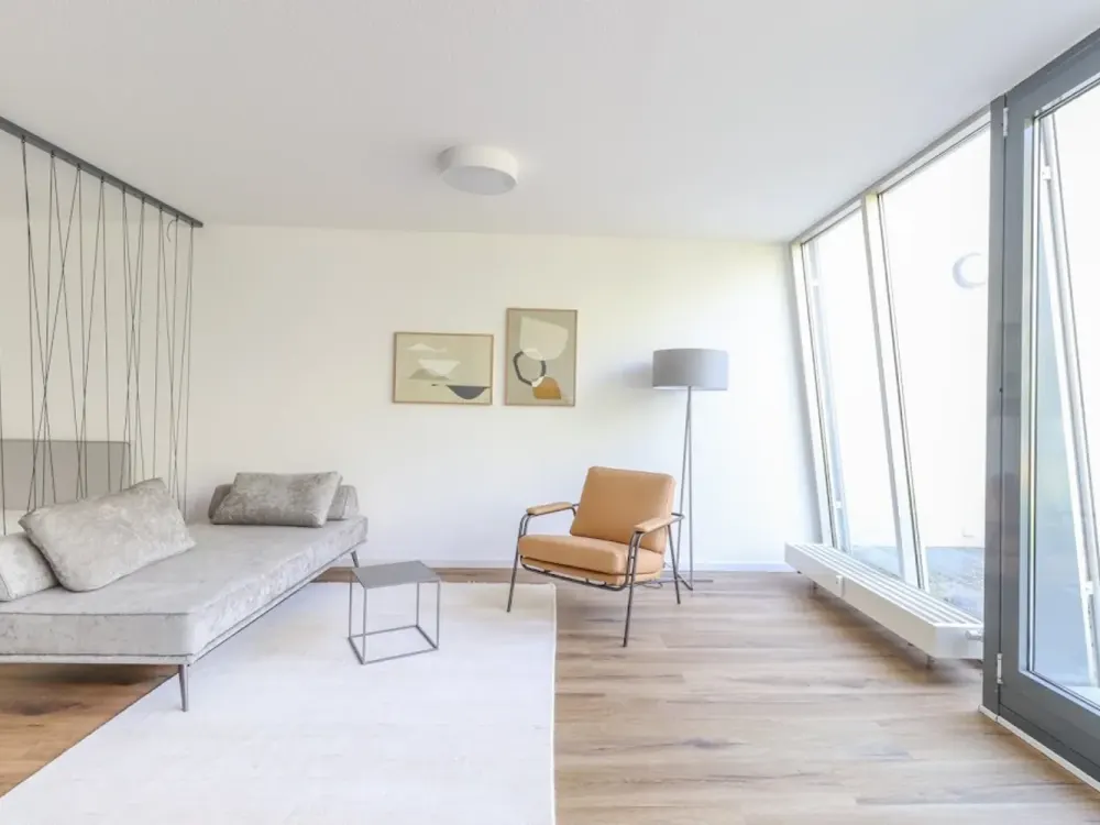 Stilvoll möblierte Souterrain-Wohnung mit sonniger Terrasse - Ihr neues Wohlfühlzuhause!