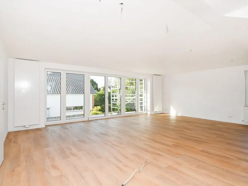 Erstbezug nach Sanierung: 4-Zimmer-Wohnung in Bemerode!