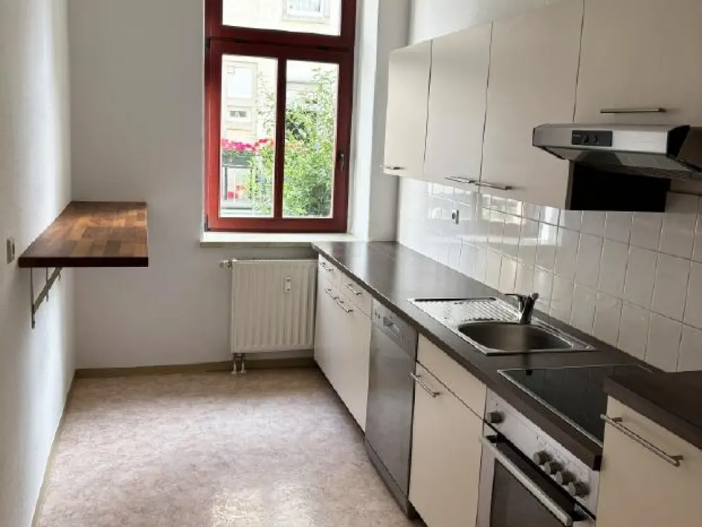 Löbtau: geräumige 2-Zi.-Altbauwohnung mit EBK im Hochparterre