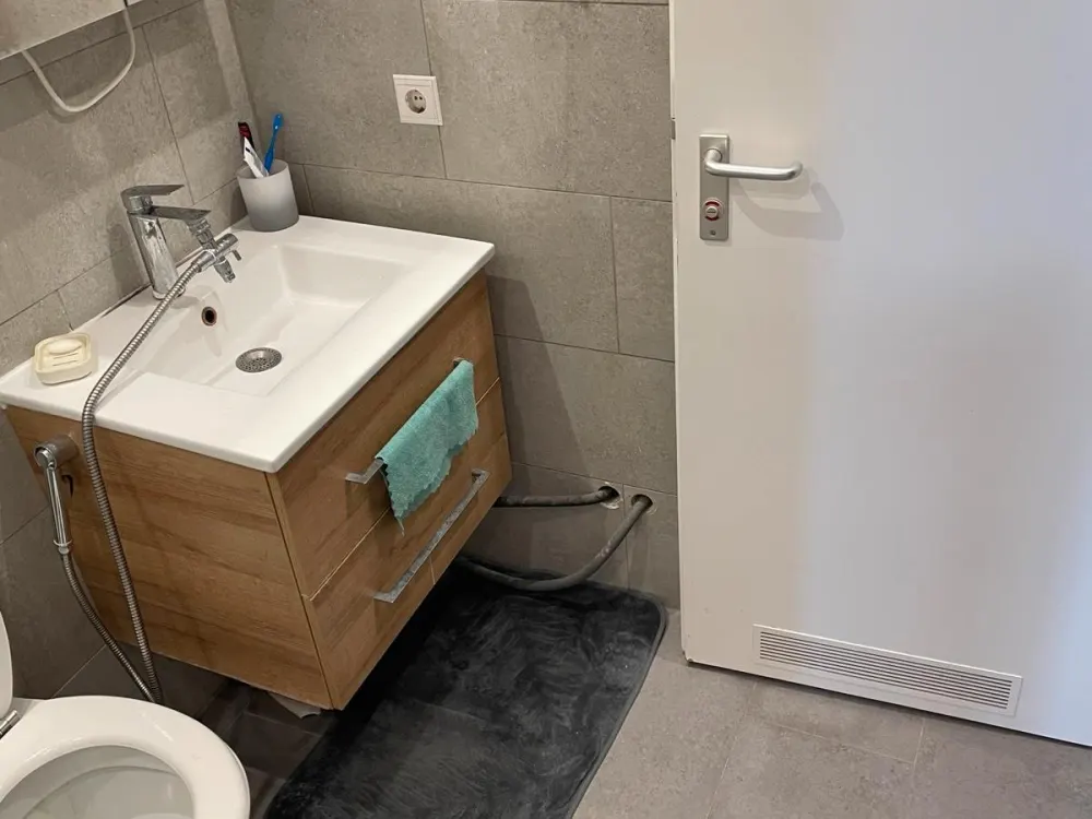 2-Zi Wohnung für einen Monat Untermiete ohne Anmeldung
