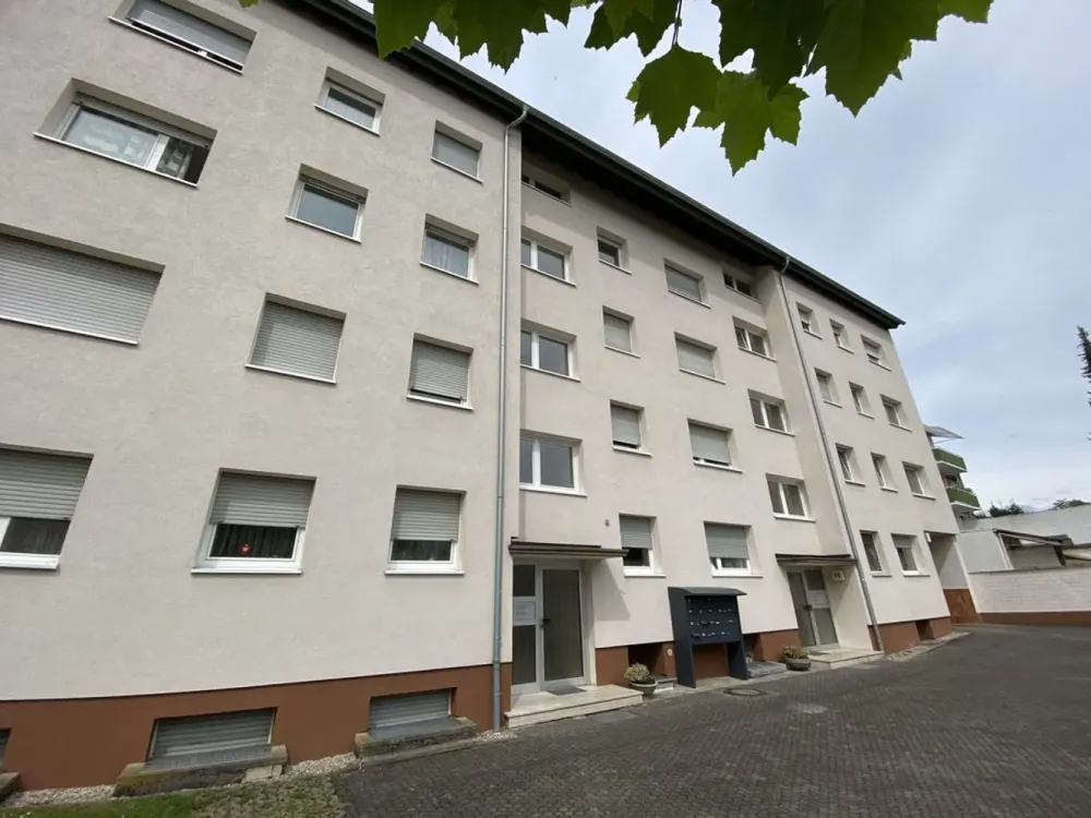 Fully furnished, bright 3-room flat | Voll ausgestattete 3-Z-Wohnung mit Balkon - 2. OG