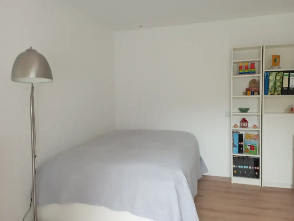 Kaarst 1-Zimmer Wohnung für berufstätige Person, modern möbliert renoviert idyllische ruhige Lage