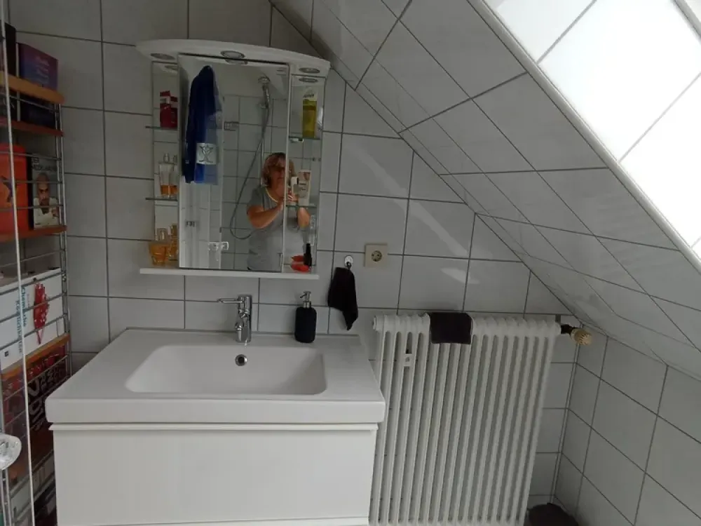 Kaarst 1-Zimmer Wohnung für berufstätige Person, modern möbliert renoviert idyllische ruhige Lage
