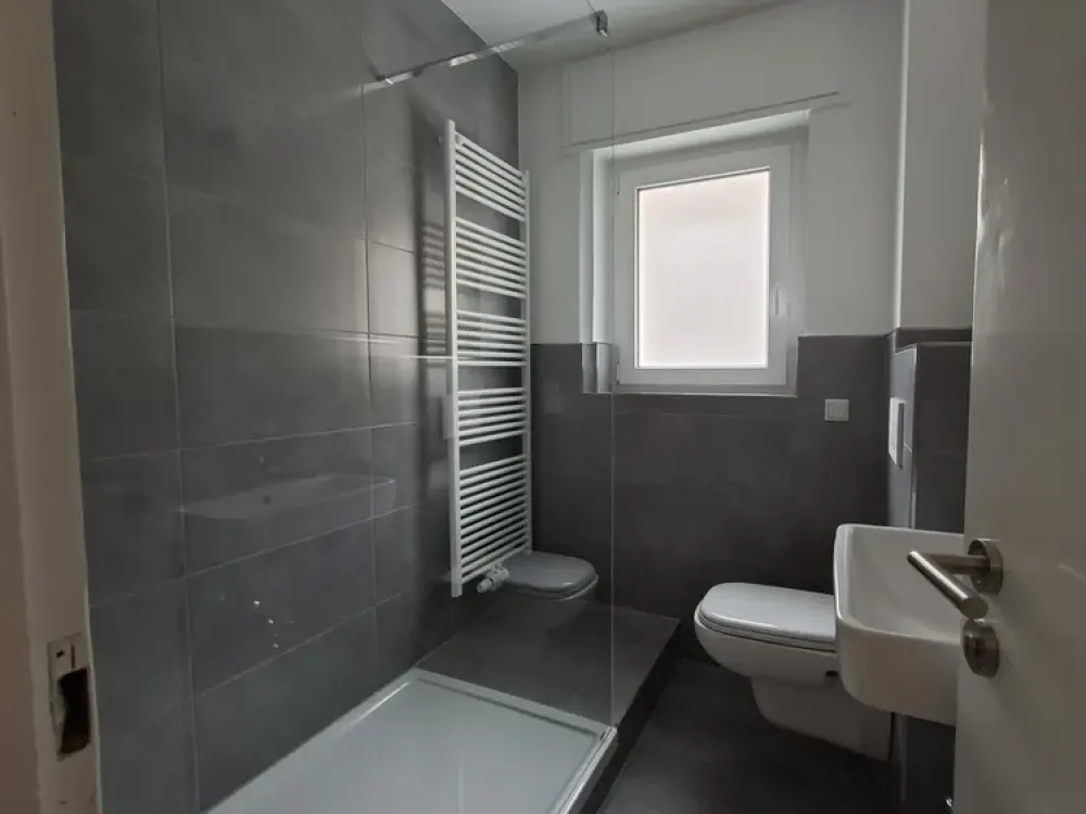 AMBIENT LIVING: WG geeignet! Komplett renovierte 3 Zimmerwohnung nahe dem Zoo!