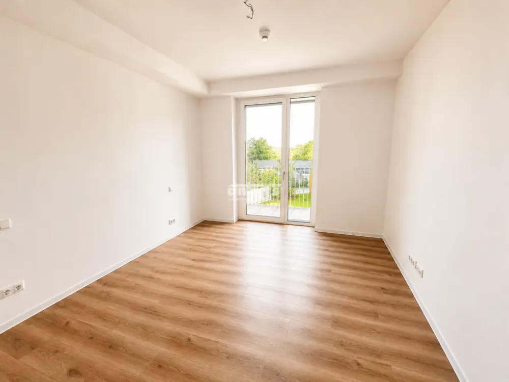 antaris Immobilien GmbH ** 2-Raum-Wohnung mit Komfort & Einbauküche **