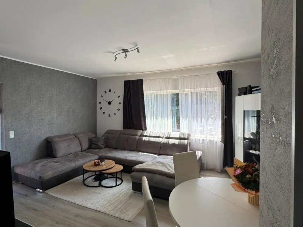 Möbliert 3-Zimmer-Wohnung