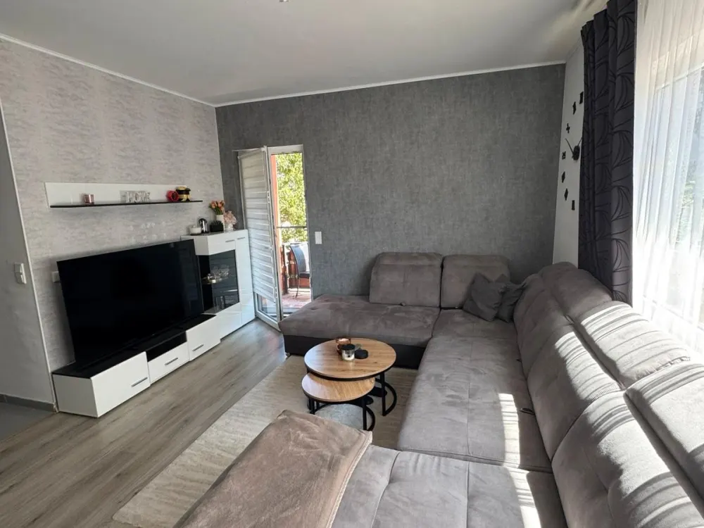Möbliert 3-Zimmer-Wohnung