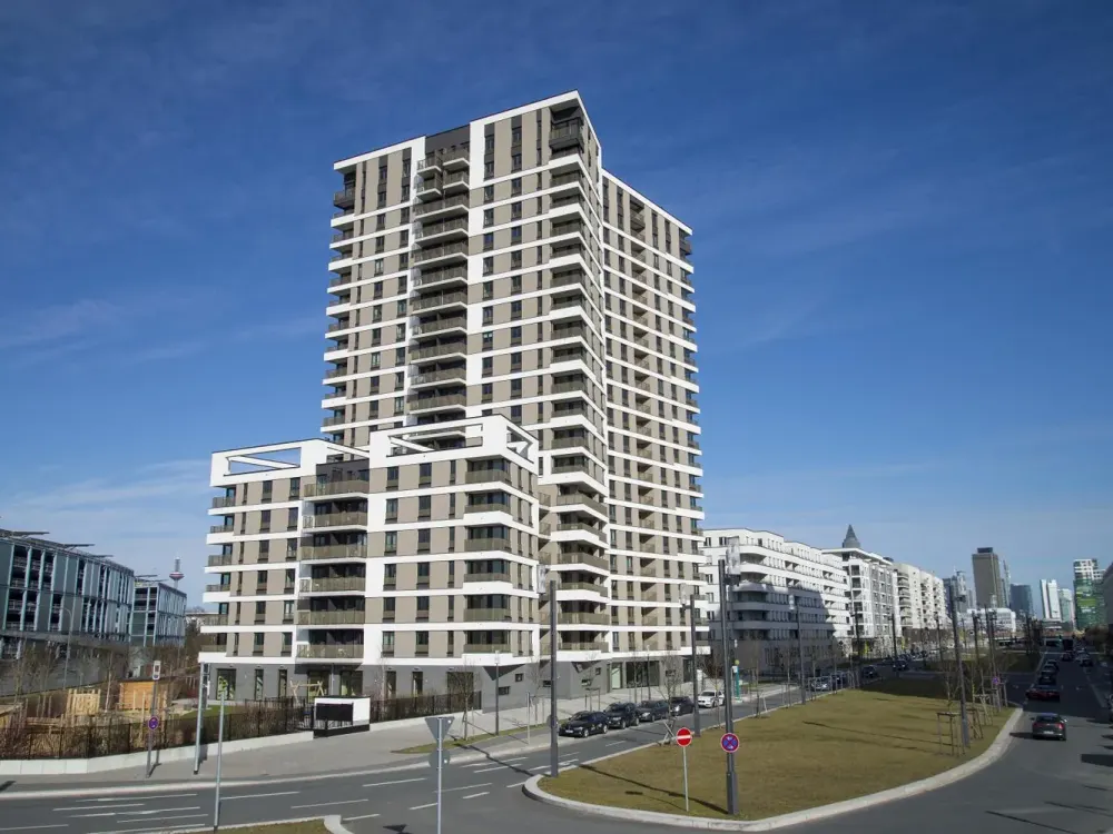 Schöner Wohnen im Westside Tower! Großzügige & moderne 3 Zi.-Whg. mit 2 Balkonen und 2 Bädern...!
