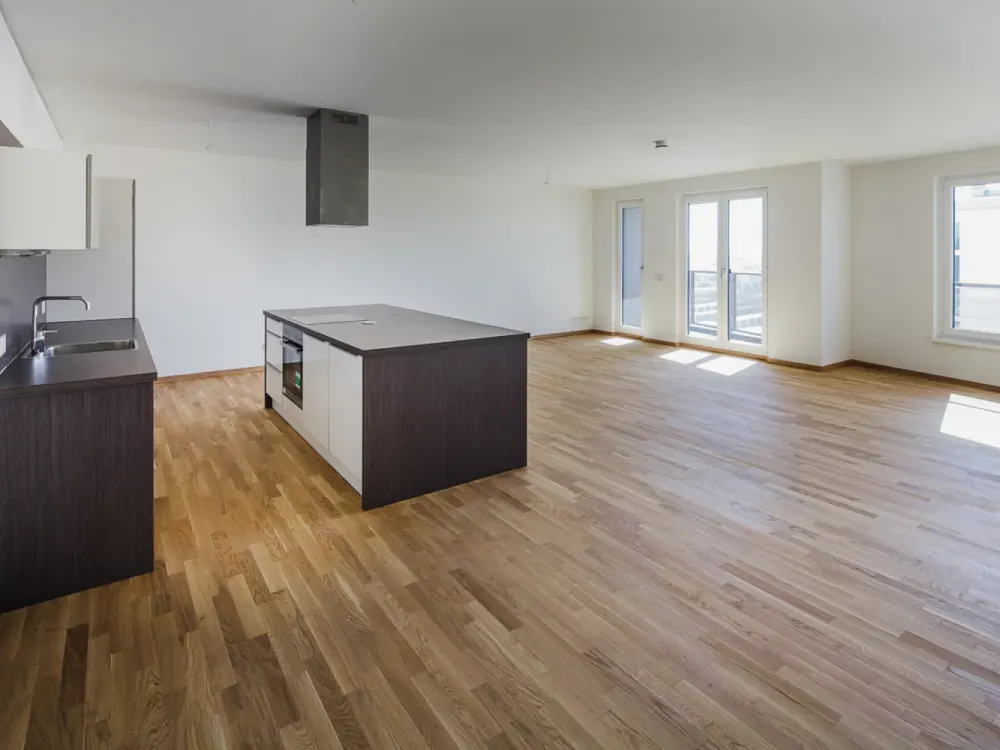 Schöner Wohnen im Westside Tower! Großzügige & moderne 3 Zi.-Whg. mit 2 Balkonen und 2 Bädern...!