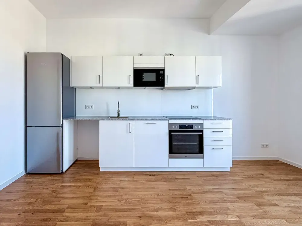 Geräumige 2-Zimmerwohnung mit Gartenzugang - schnell zum KuDamm