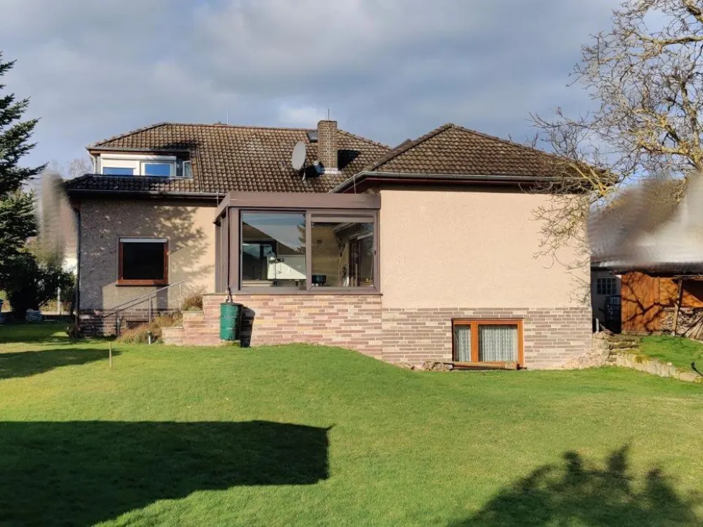 Große helle Erdgeschosswohnung mit Garten zu vermieten