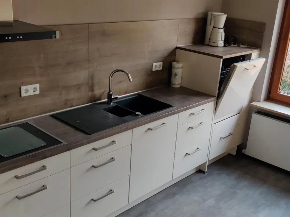 Große helle Erdgeschosswohnung mit Garten zu vermieten