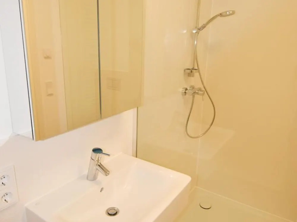 München Aubing (4 41) 2-Zimmer-Wohnung 46,11 m2 EG teilmöbliert mit Terrasse München West S-Bahn S4