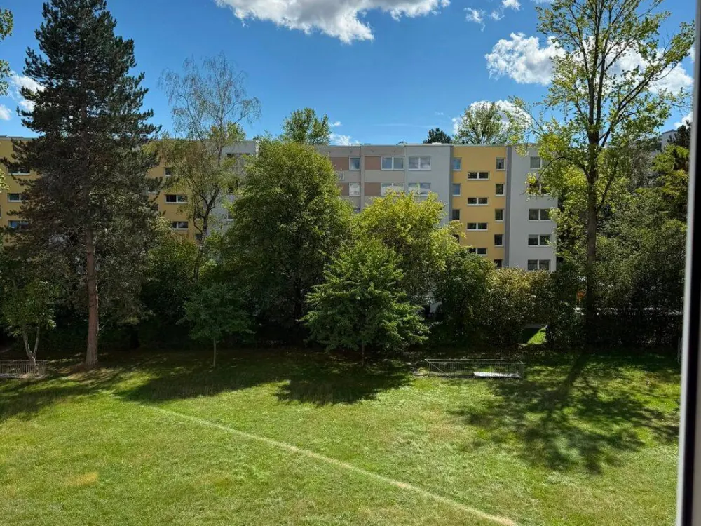 1-Zimmer-Wohnung mit Aufzug & Keller in ruhigem München-Solln