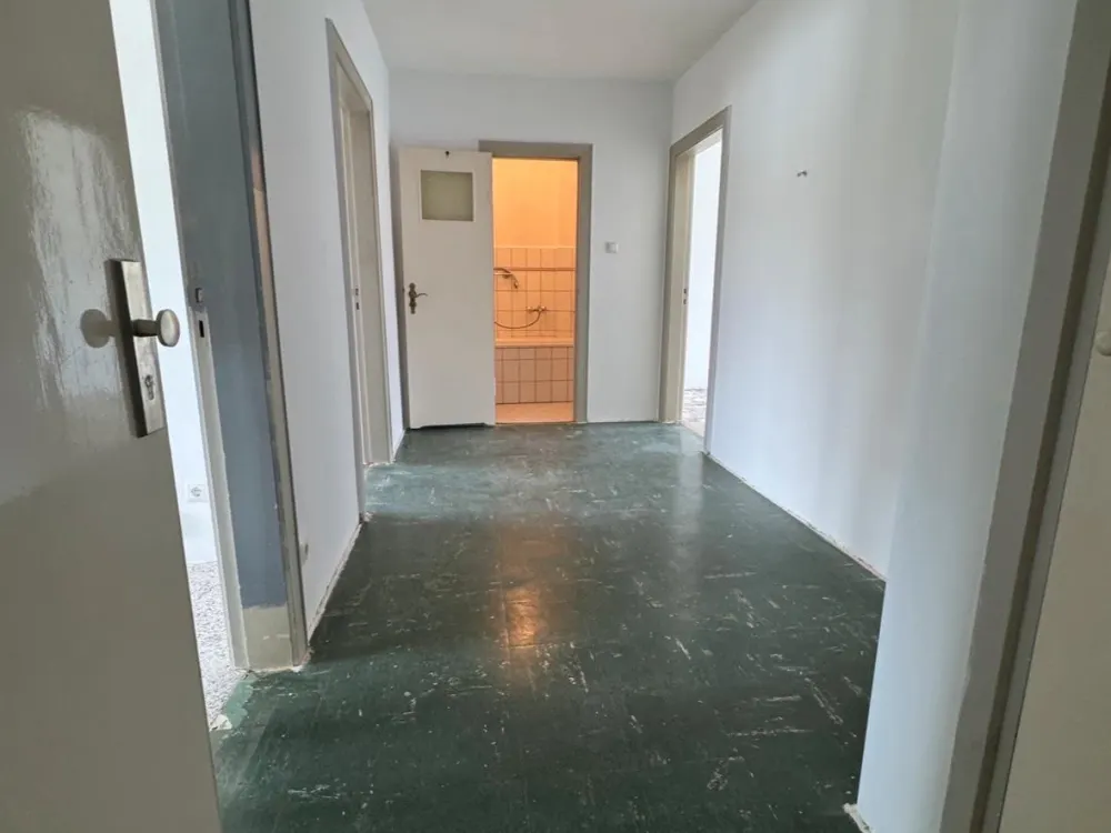 Frisch (Teil)Sanierte Wohnung in Absoluter Top Lage (St.Pauli)