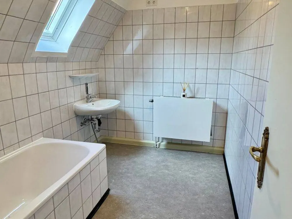 1 Zimmer frei in moderner 5er-Männer-WG in Erlenstegen • neue Küche • frisch renoviert • Wohnen im Grünen