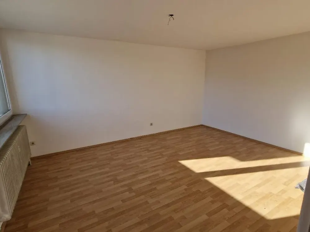 Lichtdurchflutete 3-Zimmer-Wohnung im 4. OG mit Balkon & Tiefgaragenstellplatz, Laubenweg, Fürth