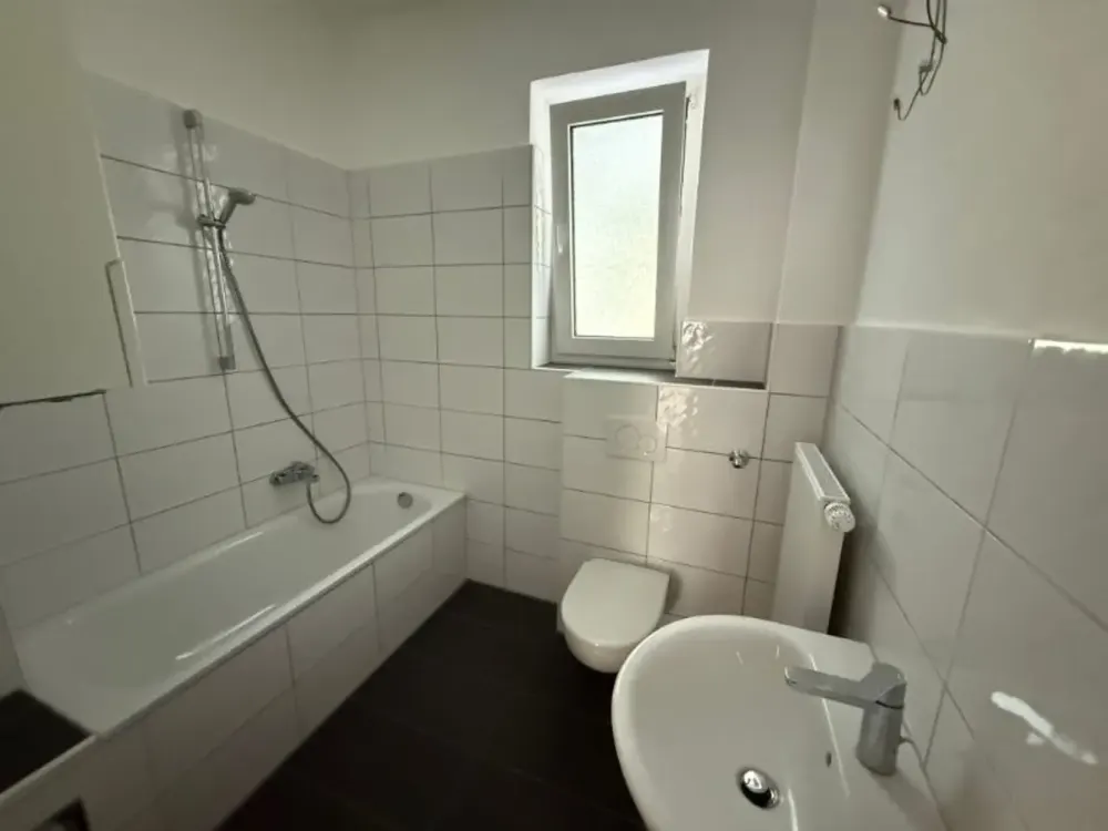 Großzügige 2- Zimmer Wohnung in zentraler Lage!
