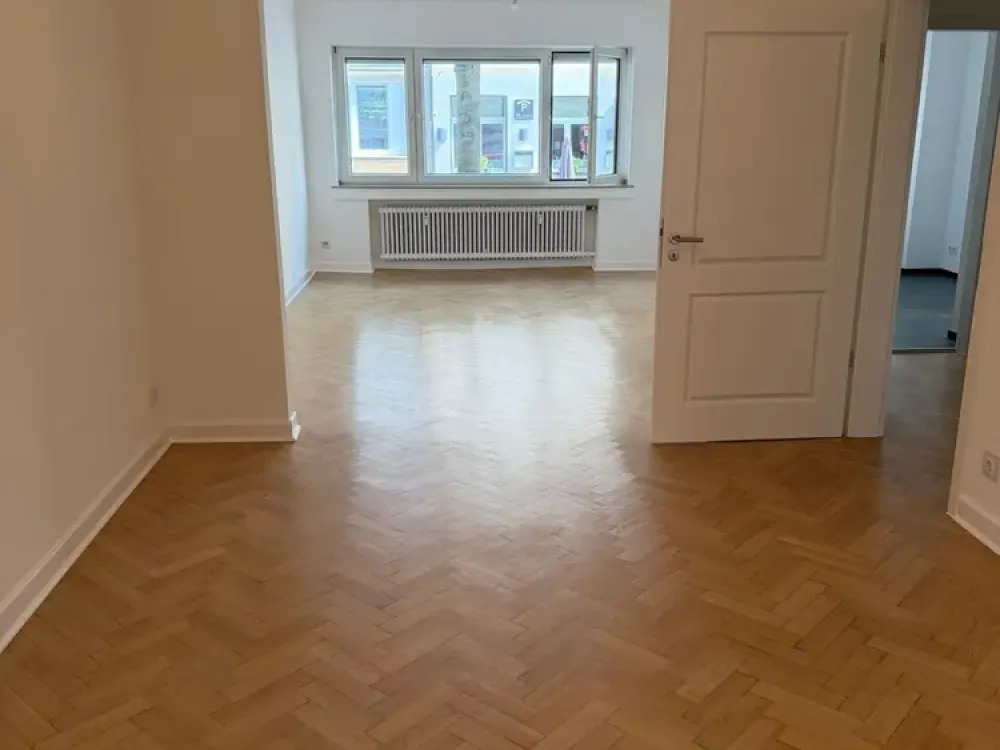 Erstbezug nach hochwertiger Renovierung in Düsseldorf: 3-Zi.-Wohnung mit Terrasse & En-Suite-Bad