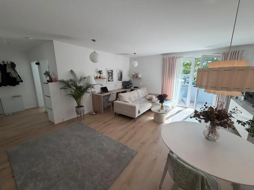 Schöne zwei Zimmer Wohnung in Wedel