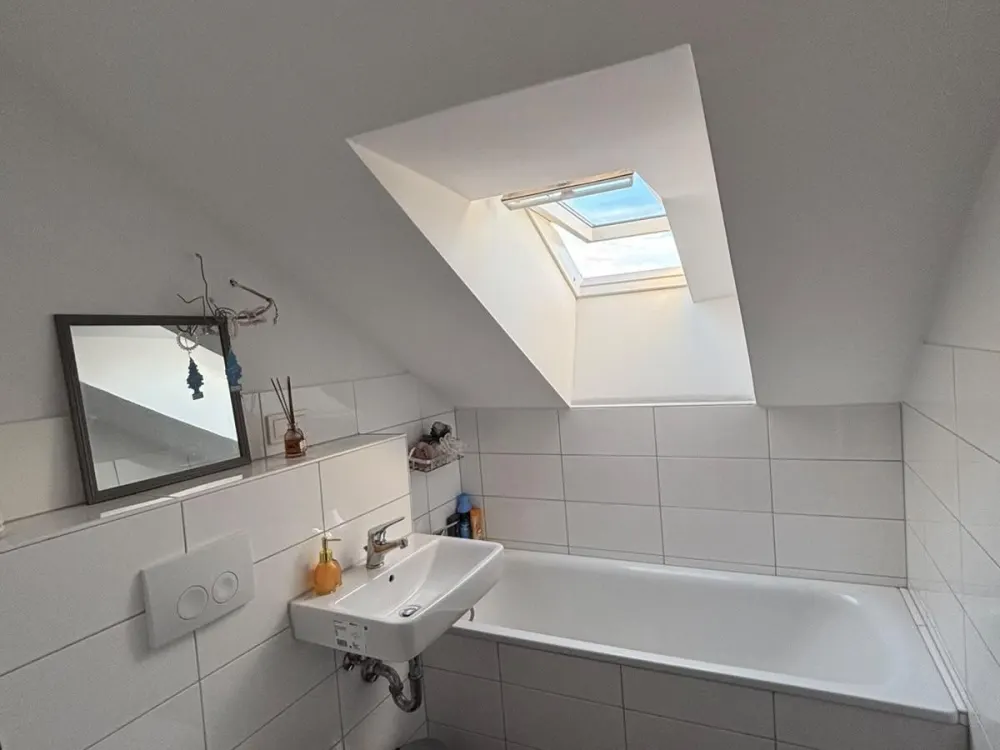 Wohnung in Burgdorf, drei Zimmer, Dachgeschoss