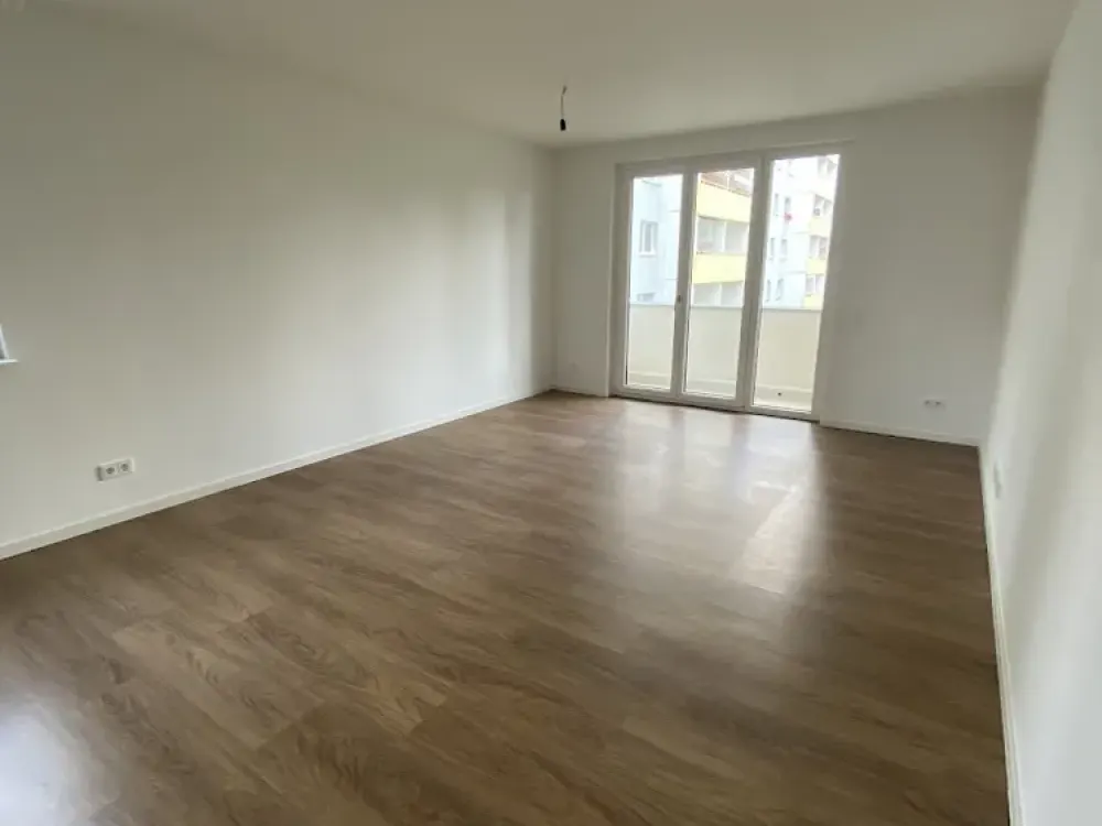 Helle 4 Raum Wohnung mit Balkon