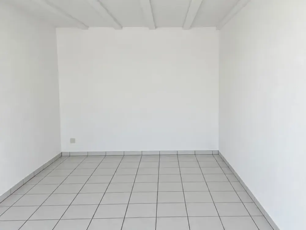 Helle 2-Zimmer-Wohnung mit Einbauküche und Stellplatz in Niederkassel