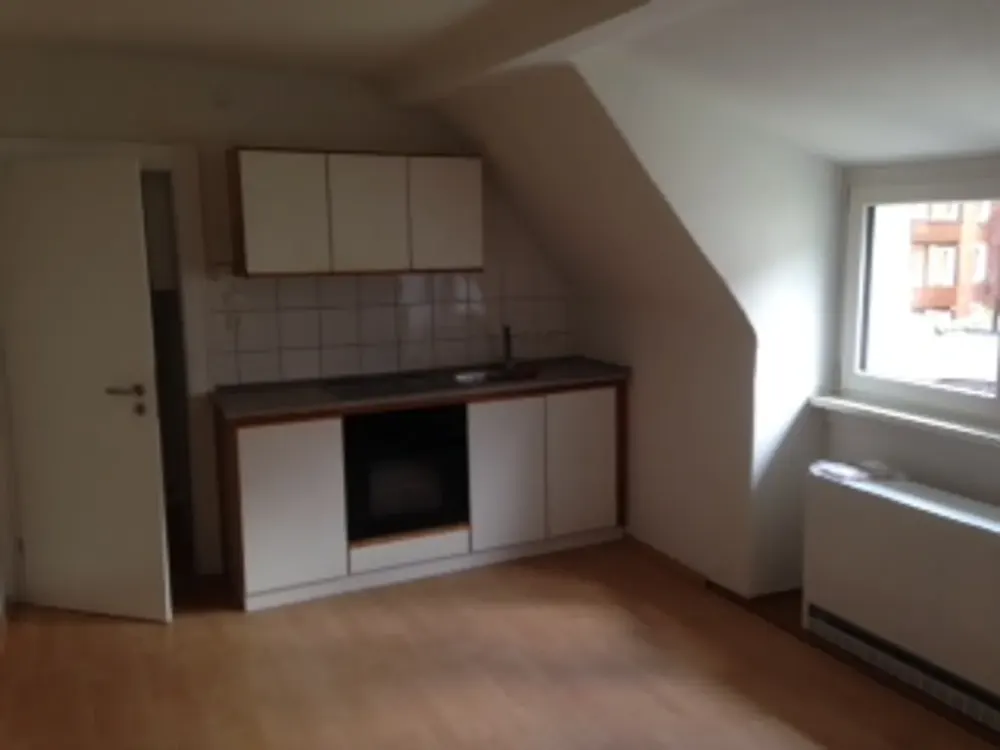 Behagliche, zentrale 2-Zi-Dachgeschosswohnung in ruhiger Lage
