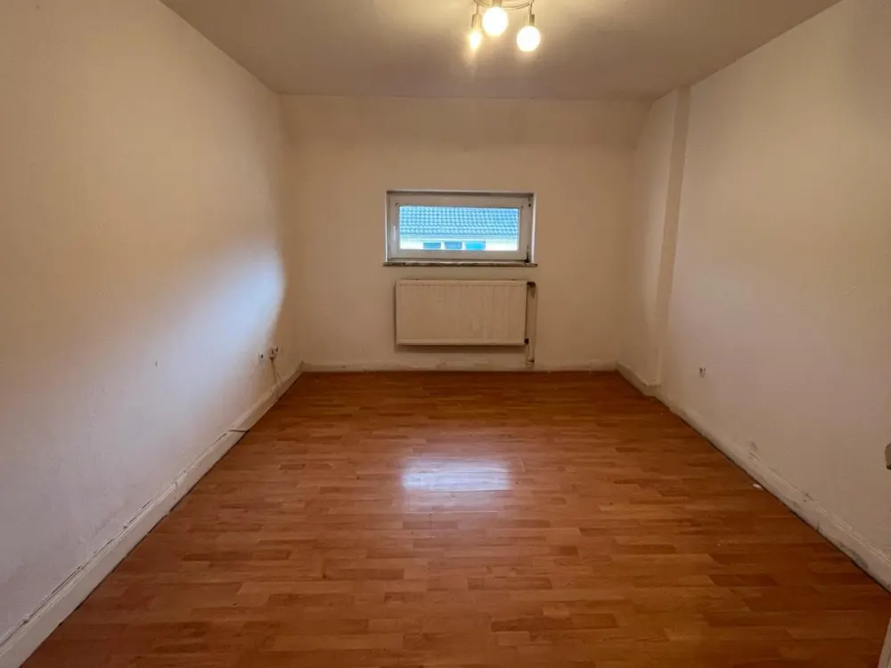 Top Sanierte 85 m² Wohnung 3,5 Zimmer Neu Bad