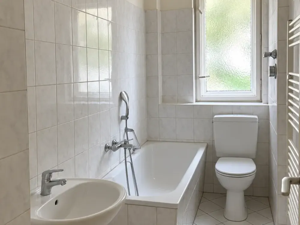 Bright 2-Room Apartment in Berlin-Tegel | Fitted Kitchen | Green View