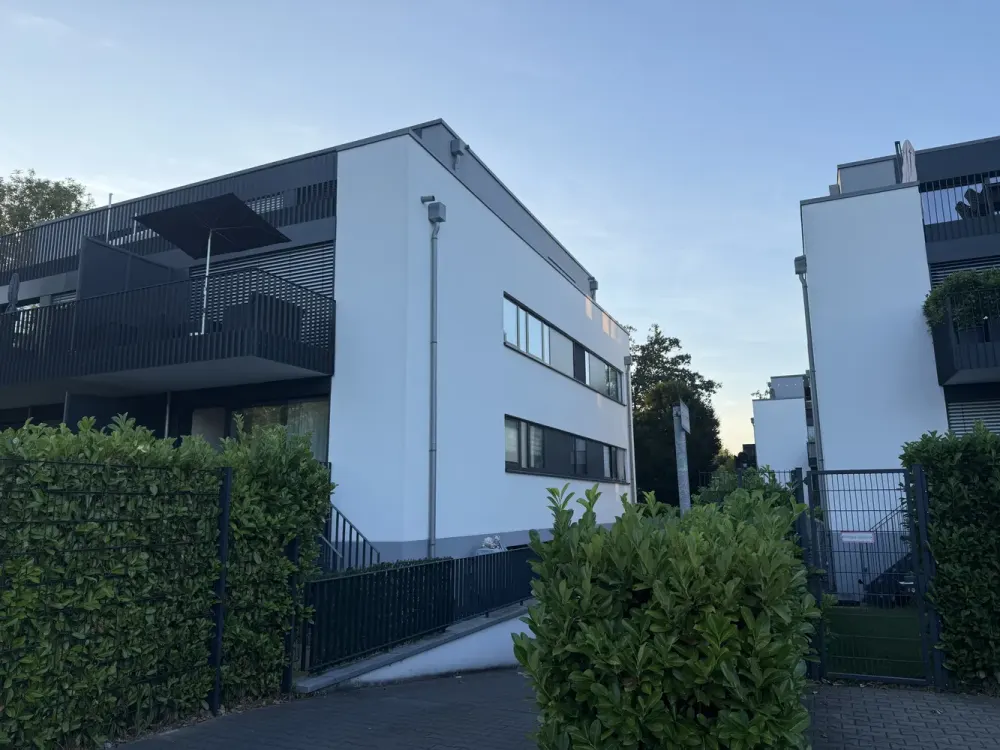 DÜSSELDORF: TENANT WANTED: Rare Opportunity in Highly Sought-After Residential Area