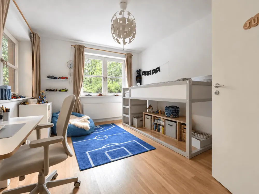 01.12. : Charmante 3-Zimmer-Wohnung mit Terrasse im Grünen und Außenstellplatz in Hummelsbüttel!