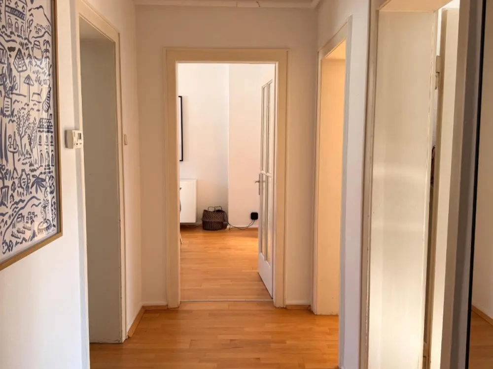 Möblierte 3-Zimmer-Wohnung mit Balkon in der Südstadt