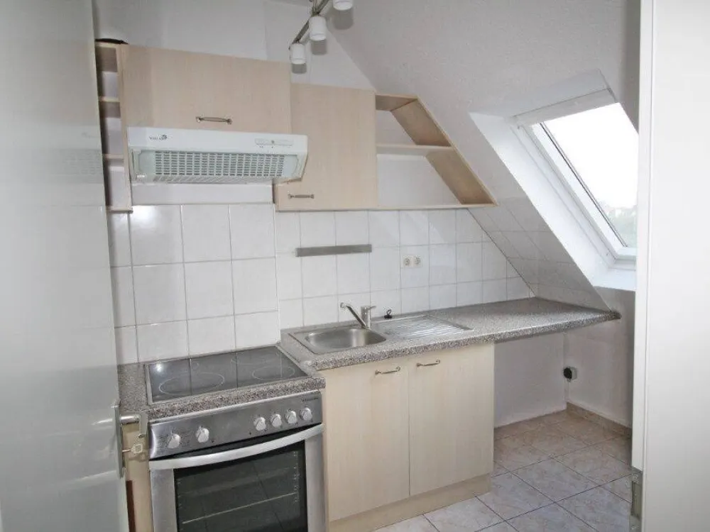 Singlewohnung Nähe Mercedes - Sebaldsbrück - ideal für 1-2 Personen - im DG