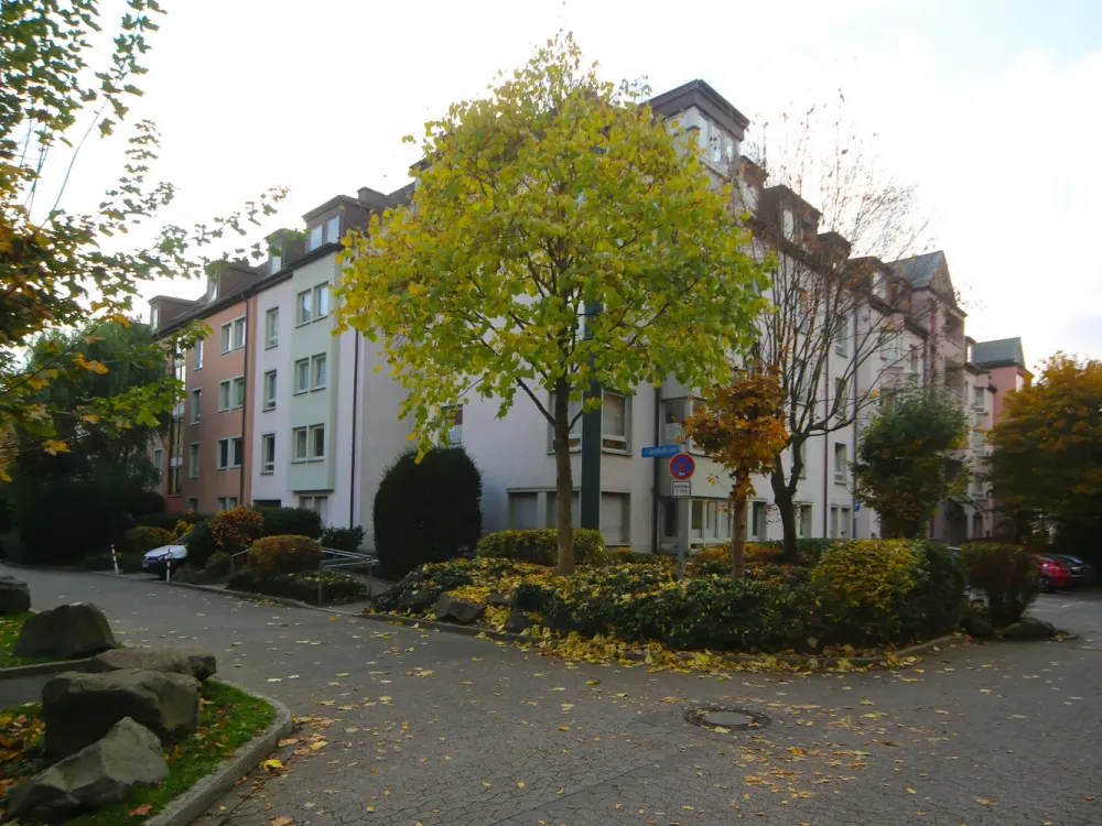 Ruhige 2-Zimmer Whg. mit verglastem Balkon