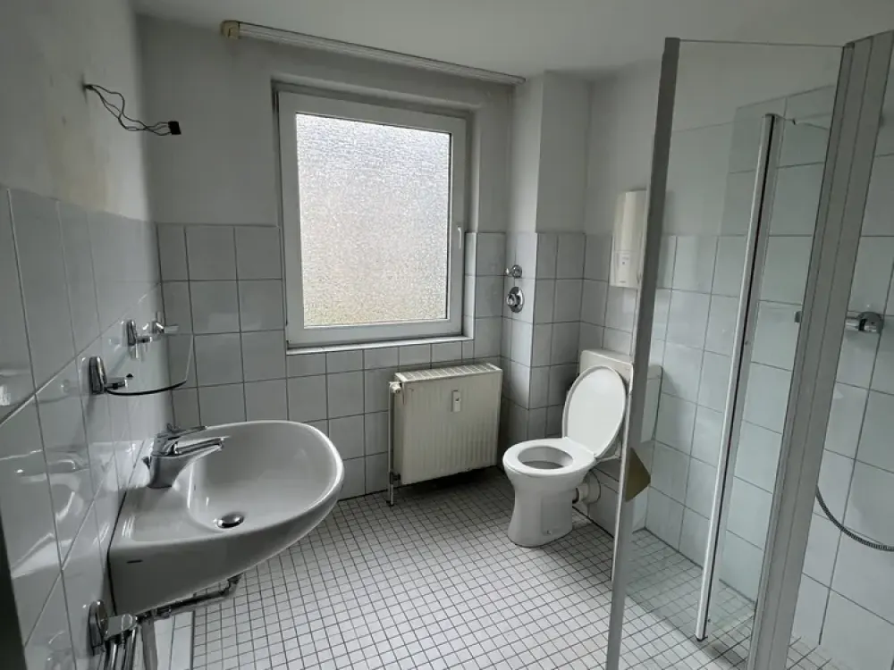 Ruhige 2-Zimmer Whg. mit verglastem Balkon