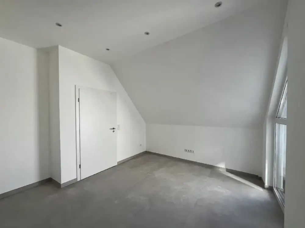 First occupancy 3-room apartment with loggia and fitted kitchen KFW 40