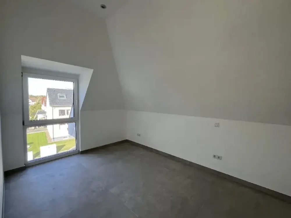 First occupancy 3-room apartment with loggia and fitted kitchen KFW 40