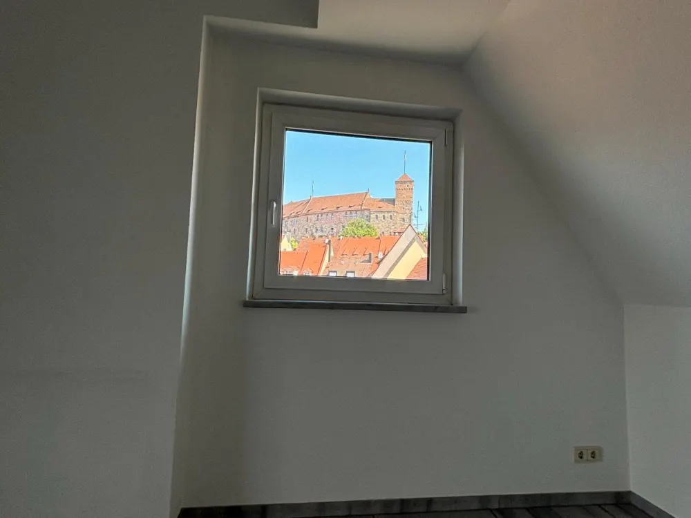 Maisonette- Galeriewohnung mit Dachterrasse und seitl. Burgblick