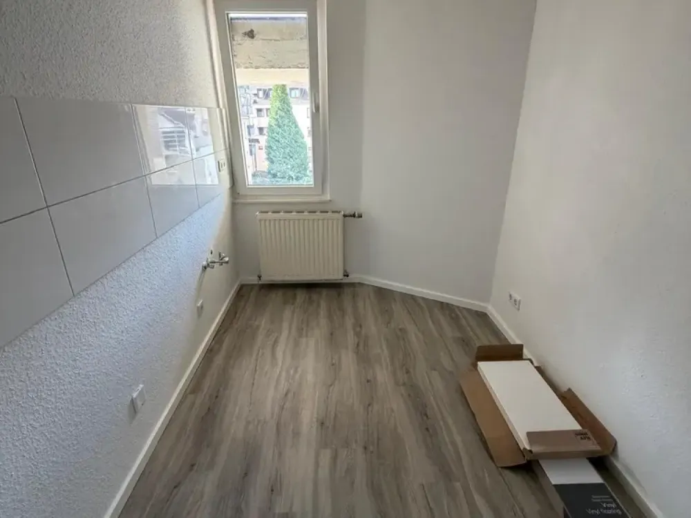 Erstbezug nach Sanierung, helle 45 m² Wohnung in Düsseldorf-Benrath
