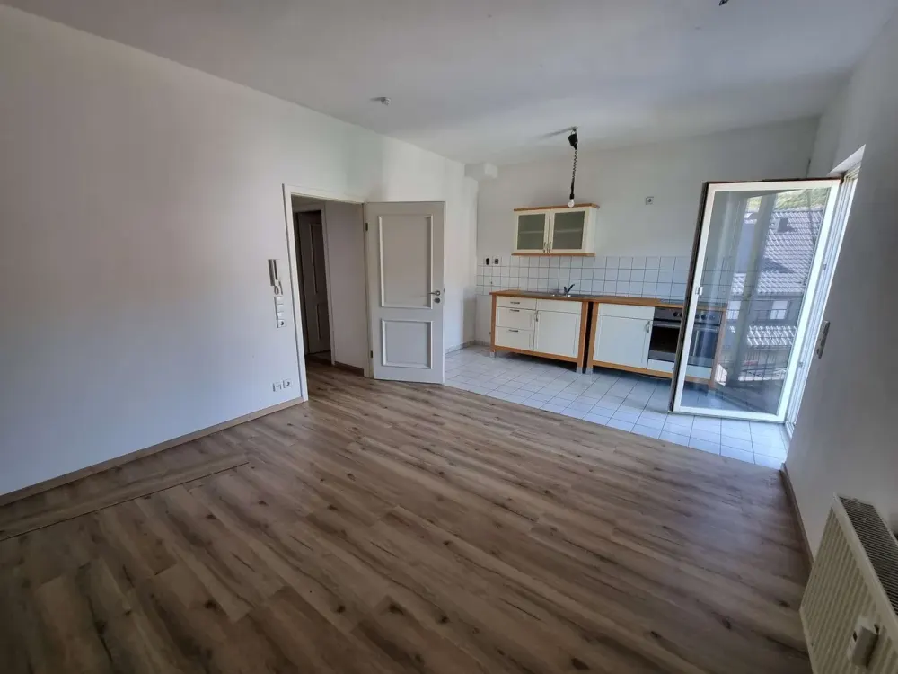 Schicke 2-Zi.-Altbauwohnung mit EBK und Stellplatz