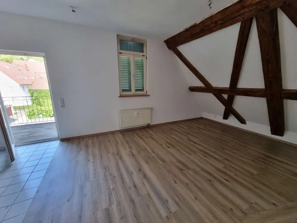 Schicke 2-Zi.-Altbauwohnung mit EBK und Stellplatz