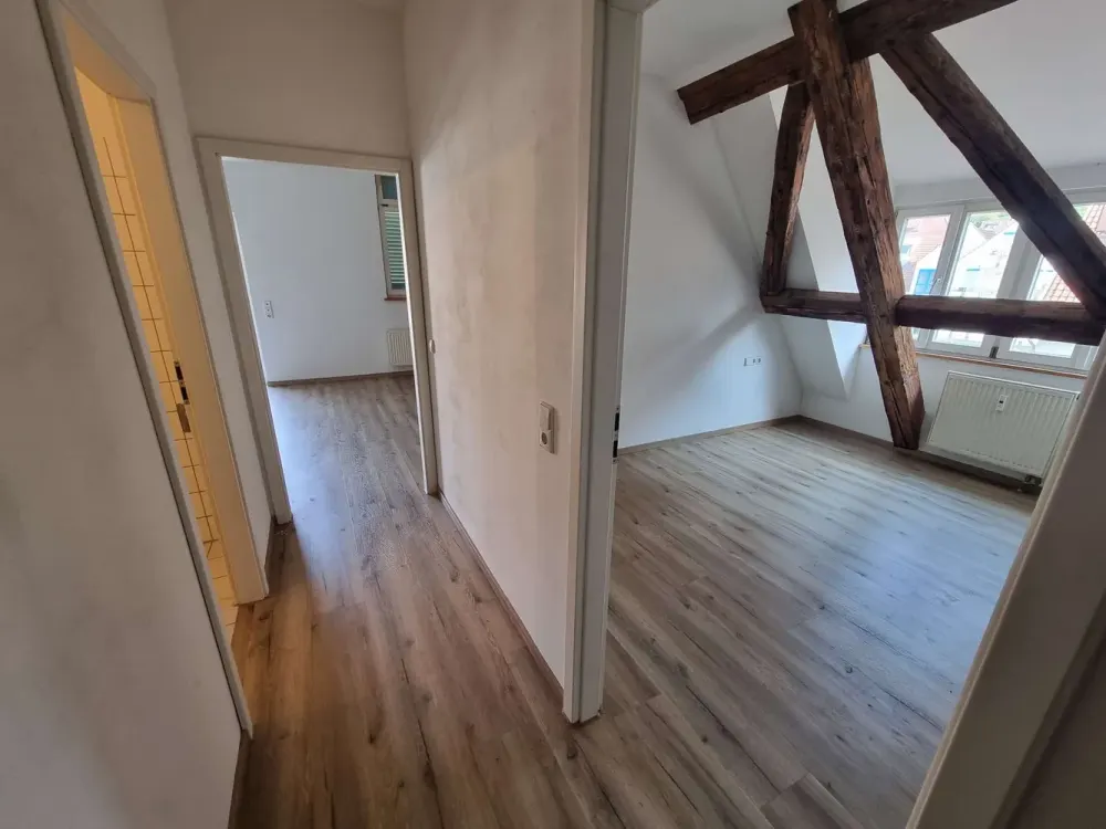 Schicke 2-Zi.-Altbauwohnung mit EBK und Stellplatz