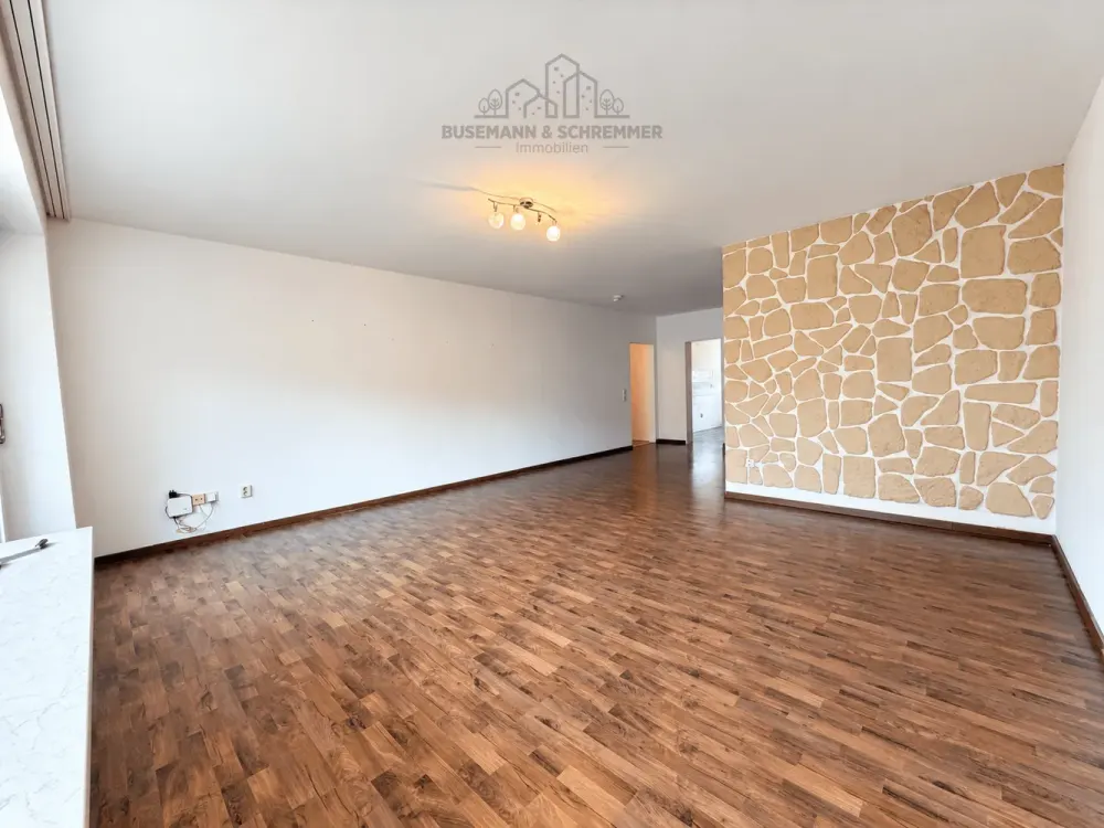 Zentrale 3-Zimmer-Wohnung mit Balkon und Stellplatz in Berenbostel