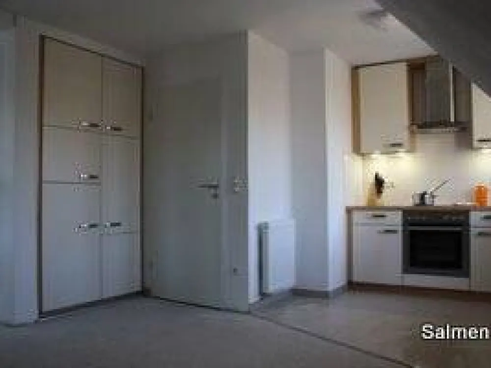 Helle, charmante Südstadt-Whg. auf 106qm Grundfläche, 3,5 Zi., EBK, Südbalkon, großzügiges Bad mit Wanne und Dusche