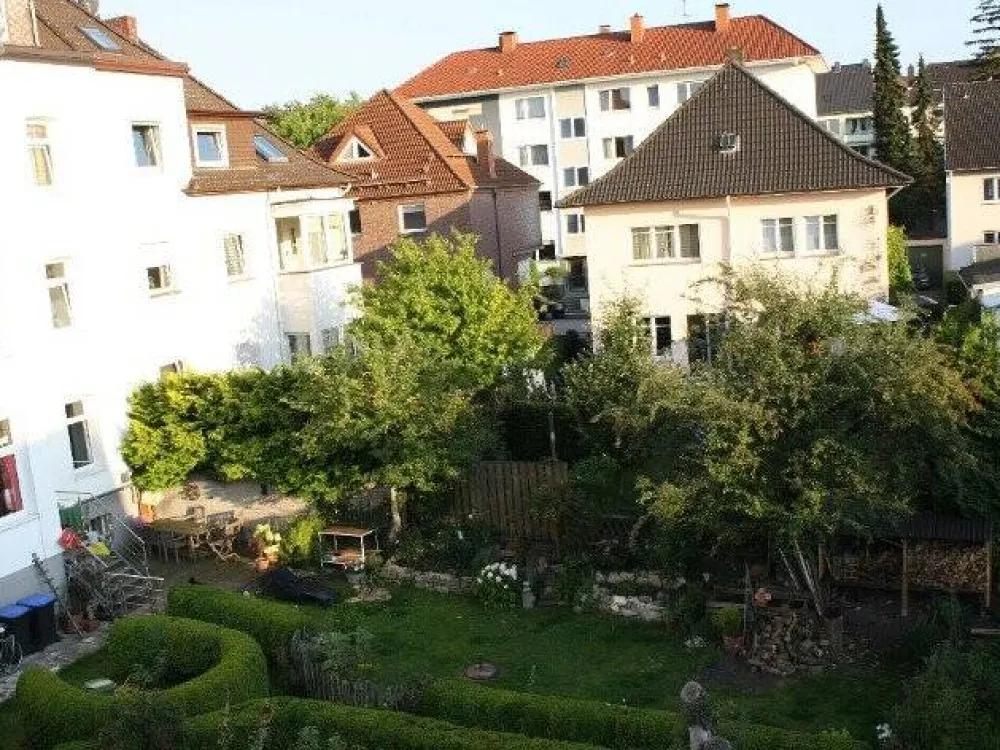 Helle, charmante Südstadt-Whg. auf 106qm Grundfläche, 3,5 Zi., EBK, Südbalkon, großzügiges Bad mit Wanne und Dusche