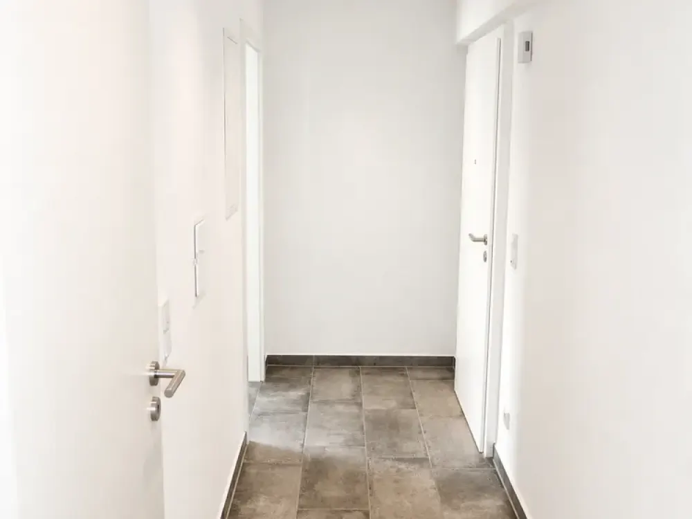 Frisch sanierte, helle Zweizimmerwohnung im Zentrum von Bergisch Gladbach