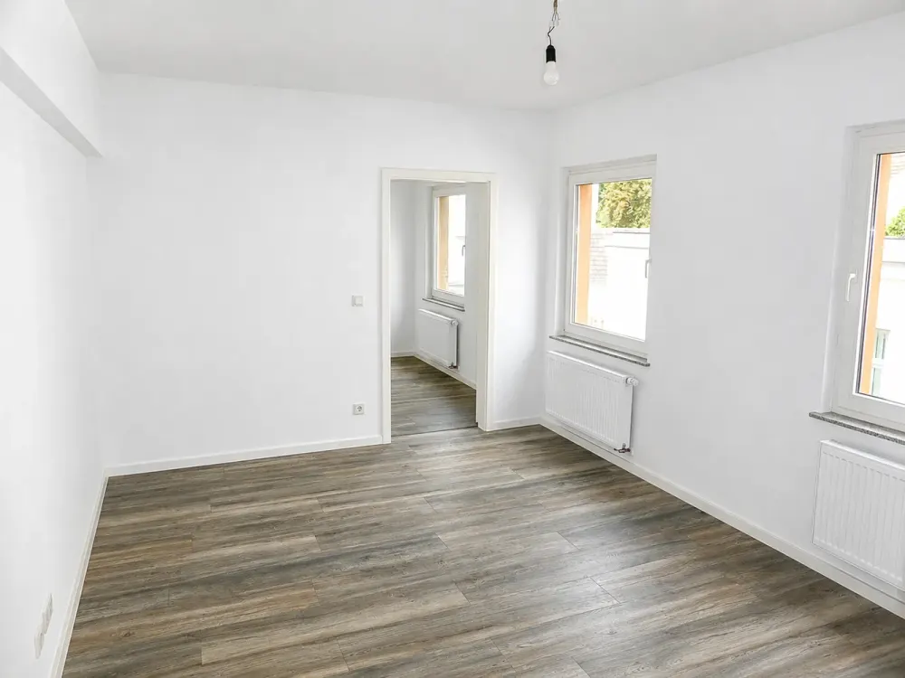 Frisch sanierte, helle Zweizimmerwohnung im Zentrum von Bergisch Gladbach
